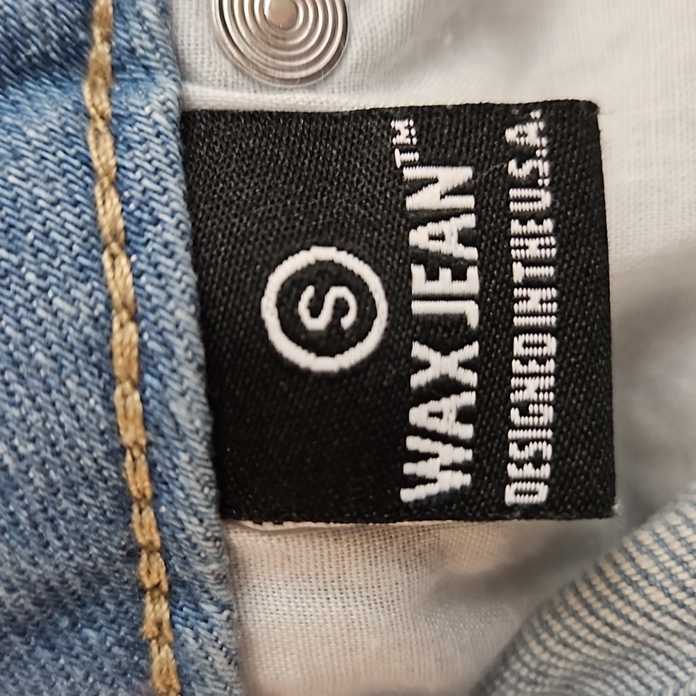 Wax Jean Low Rise Short Ripped - Picture 5 of 5